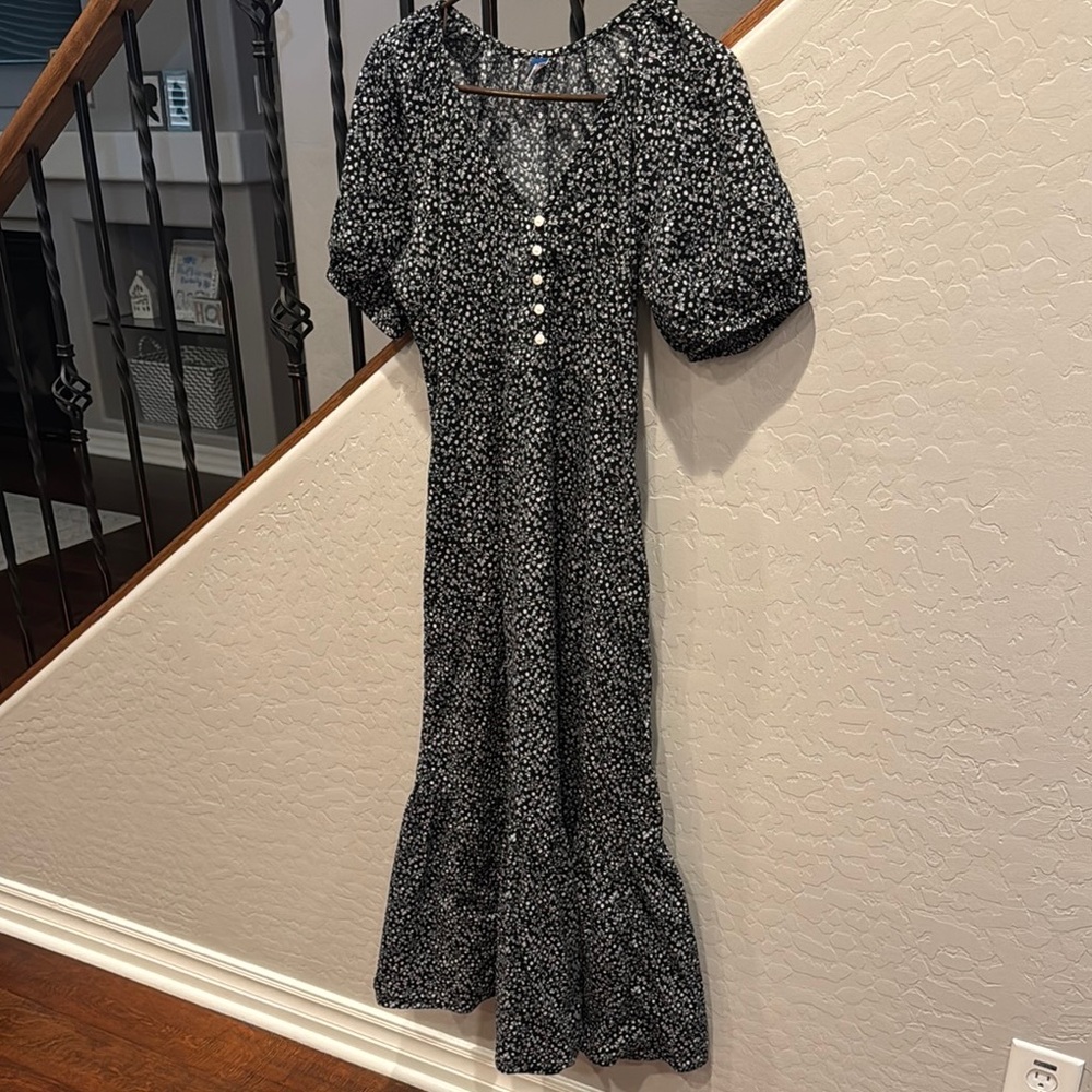 Old Navy Black and White Ruffled Maxi Dress